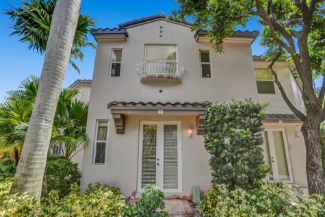 1900 Oceanwalk Lane Pompano Beach FL 33062