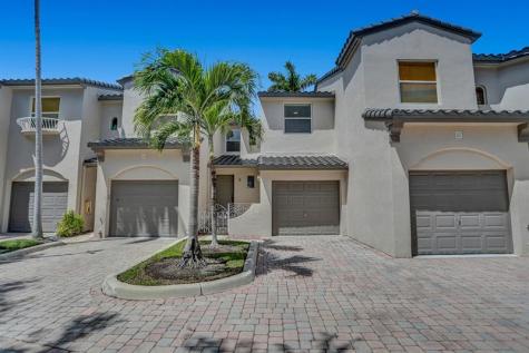 1900 Oceanwalk Lane Pompano Beach FL 33062