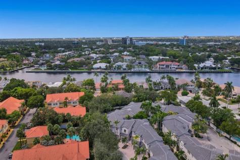 1900 Oceanwalk Lane Pompano Beach FL 33062