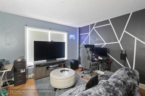 4174 Inverrary Drive Lauderhill FL 33319