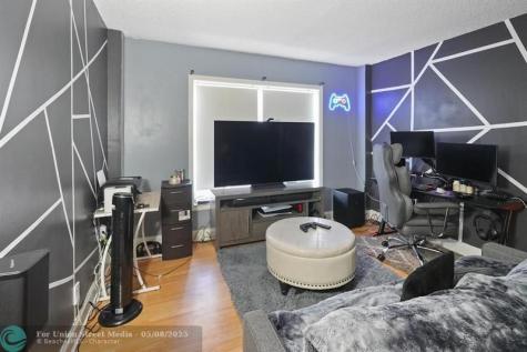 4174 Inverrary Drive Lauderhill FL 33319