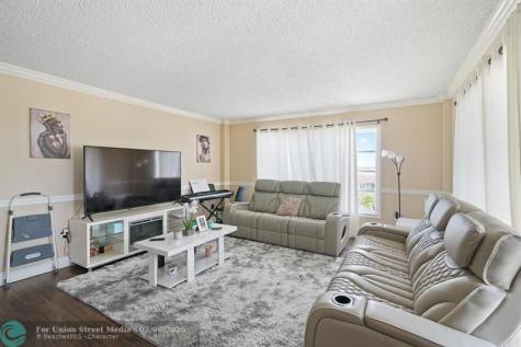 4174 Inverrary Drive Lauderhill FL 33319