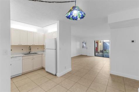 2661 Riverside Drive Coral Springs FL 33065