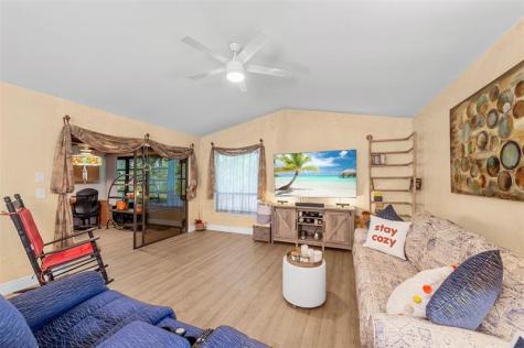 6809 SE Yorktown Drive Hobe Sound FL 33455