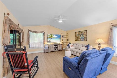 6809 SE Yorktown Drive Hobe Sound FL 33455