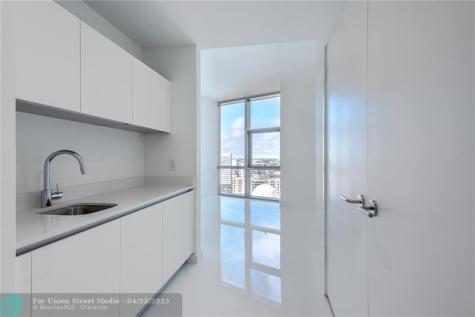 851 NE 1st Avenue Miami FL 33132