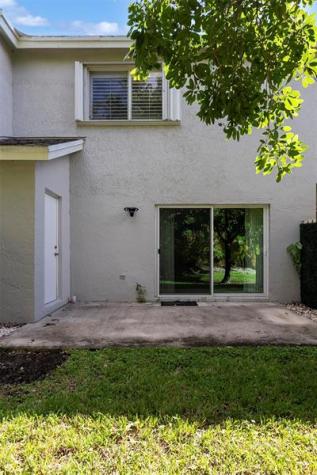 1431 SW 48th Terrace Deerfield Beach FL 33442