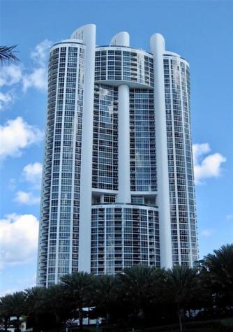 18201 Collins Avenue North Miami Beach FL 33160