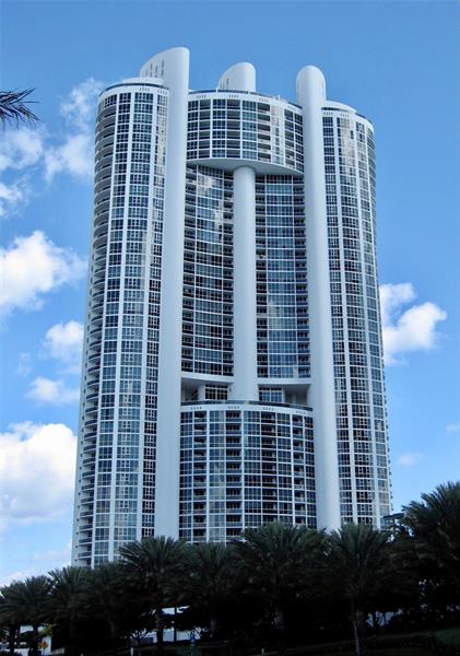 18201 Collins Avenue North Miami Beach FL 33160