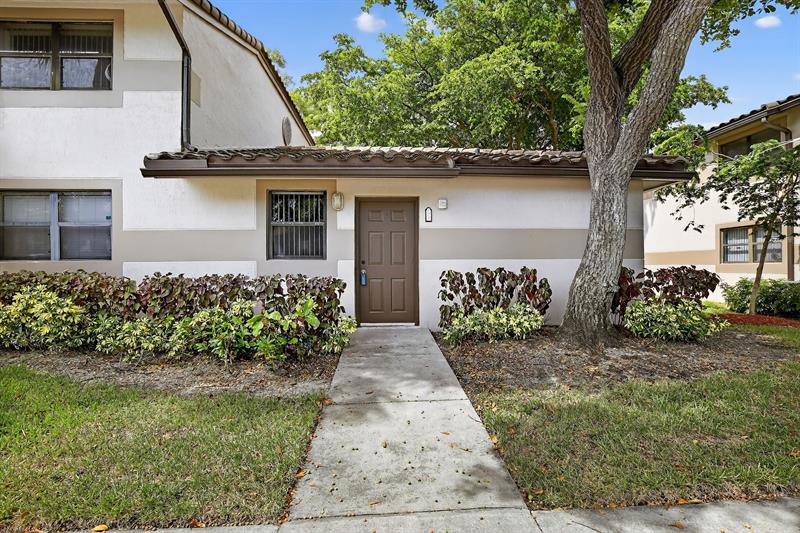 9953 Nob Hill Court Sunrise FL 33351