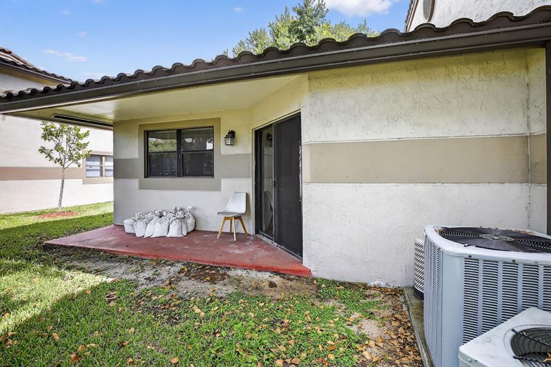 9953 Nob Hill Court Sunrise FL 33351