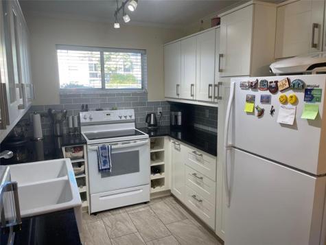 2566 S Garden Drive Lake Worth FL 33461