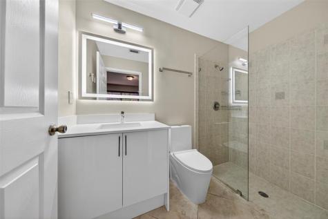 1033 NE 17th Way Fort Lauderdale FL 33304