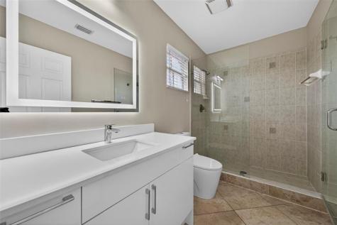 1033 NE 17th Way Fort Lauderdale FL 33304