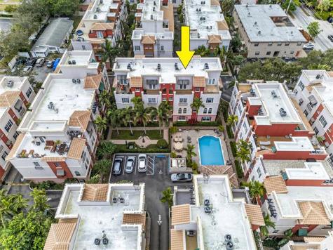 1033 NE 17th Way Fort Lauderdale FL 33304