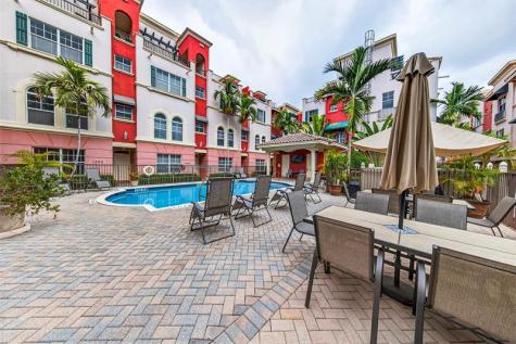 1033 NE 17th Way Fort Lauderdale FL 33304