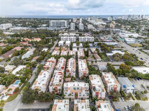 1033 NE 17th Way Fort Lauderdale FL 33304