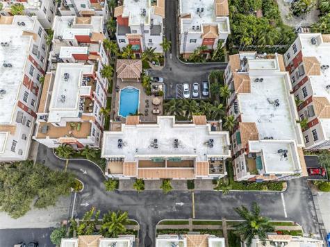 1033 NE 17th Way Fort Lauderdale FL 33304