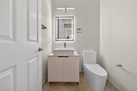 1033 NE 17th Way Fort Lauderdale FL 33304