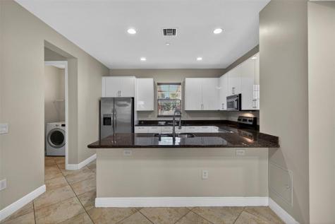 1033 NE 17th Way Fort Lauderdale FL 33304