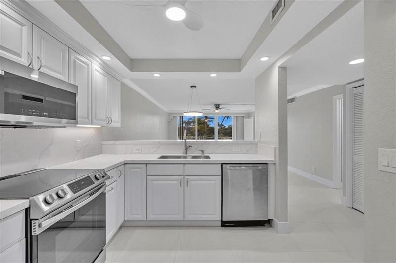 3800 Oaks Clubhouse Drive Pompano Beach FL 33069