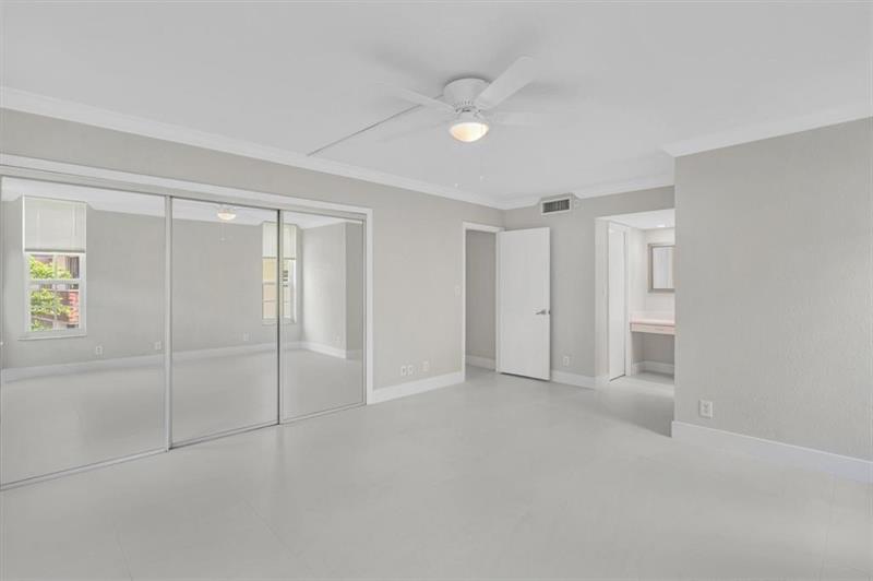 3800 Oaks Clubhouse Drive Pompano Beach FL 33069