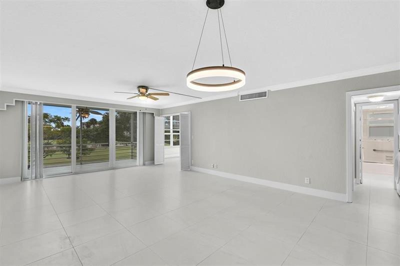 3800 Oaks Clubhouse Drive Pompano Beach FL 33069