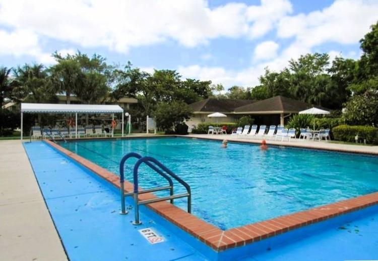 3800 Oaks Clubhouse Drive Pompano Beach FL 33069