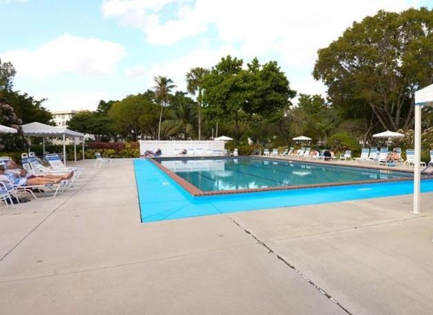 3800 Oaks Clubhouse Drive Pompano Beach FL 33069