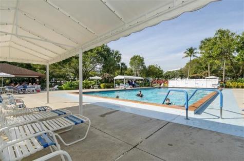 3800 Oaks Clubhouse Drive Pompano Beach FL 33069