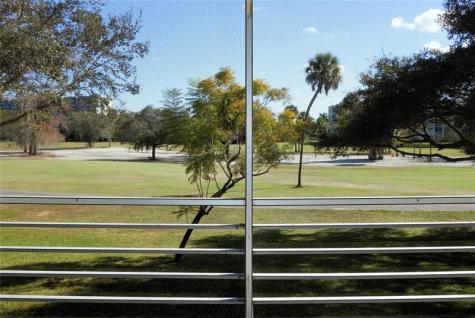 3800 Oaks Clubhouse Drive Pompano Beach FL 33069