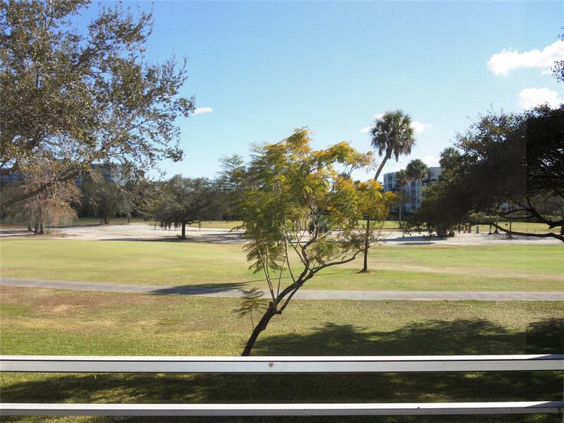 3800 Oaks Clubhouse Drive Pompano Beach FL 33069