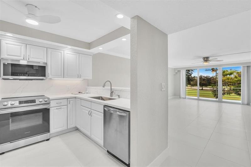 3800 Oaks Clubhouse Drive Pompano Beach FL 33069