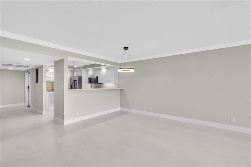 3800 Oaks Clubhouse Drive Pompano Beach FL 33069