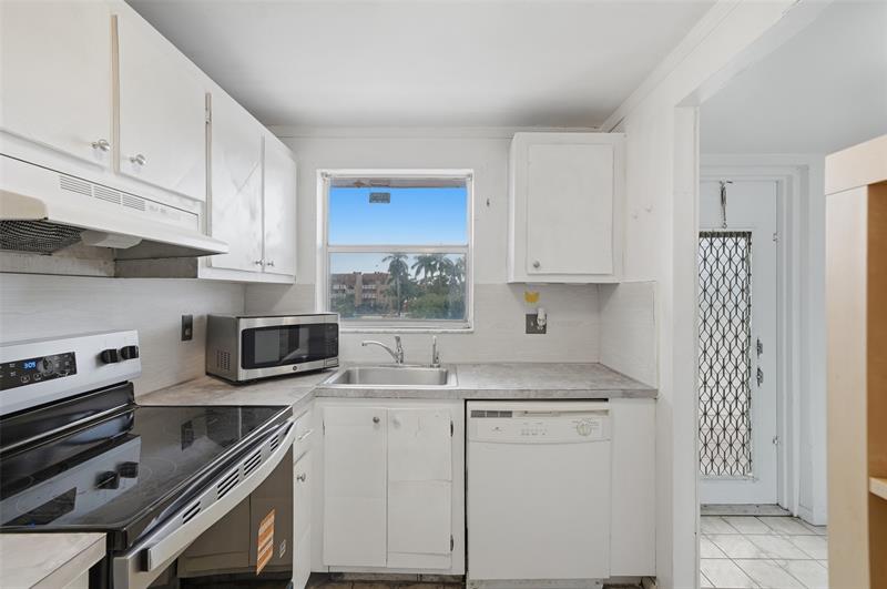 8951 Sunrise Lakes Boulevard Sunrise FL 33322