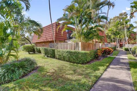 9925 NW 6th Court Plantation FL 33324