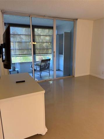 Lauderdale Lakes FL 33319