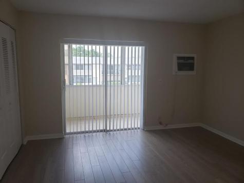 146 Canterbury F West Palm Beach FL 33417