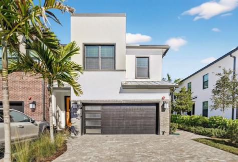 770 NW 82nd Terrace Plantation FL 33324