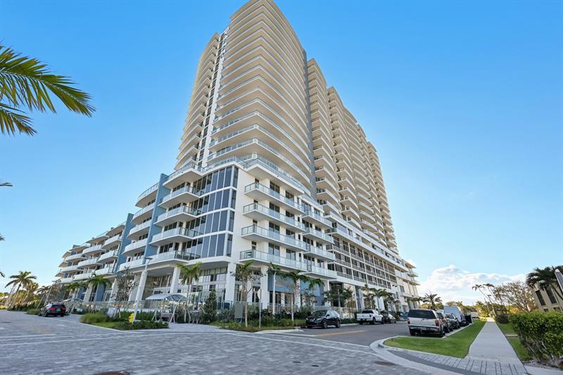 220 Lake Shore Drive West Palm Beach FL 33403