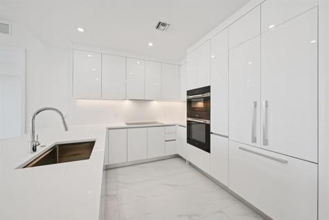 220 Lake Shore Drive West Palm Beach FL 33403