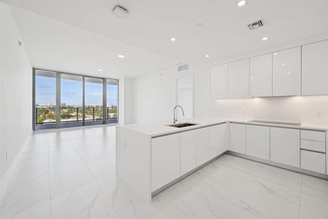 220 Lake Shore Drive West Palm Beach FL 33403