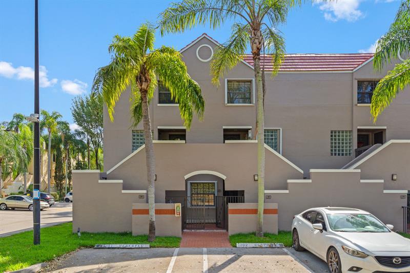 13022 SW 88 Terrace North Miami FL 33186
