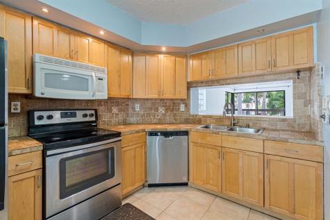 13022 SW 88 Terrace North Miami FL 33186