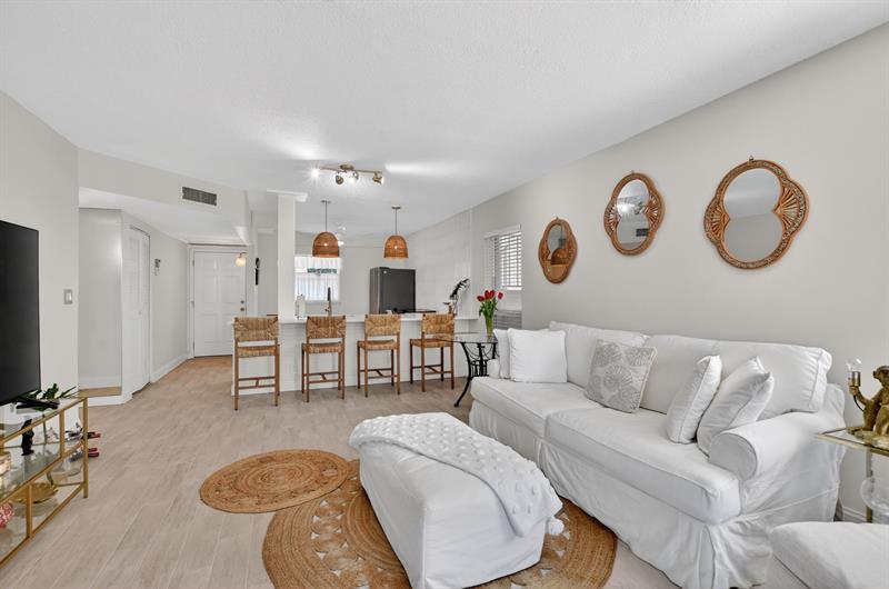 250 NE 20th Street Boca Raton FL 33431