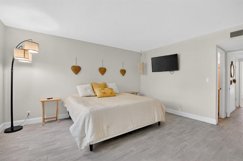 250 NE 20th Street Boca Raton FL 33431