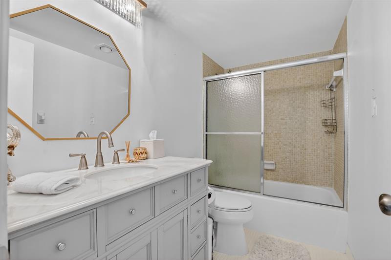 250 NE 20th Street Boca Raton FL 33431