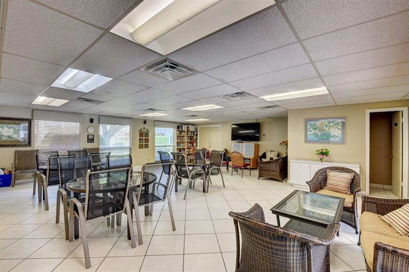 250 NE 20th Street Boca Raton FL 33431