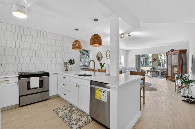 250 NE 20th Street Boca Raton FL 33431