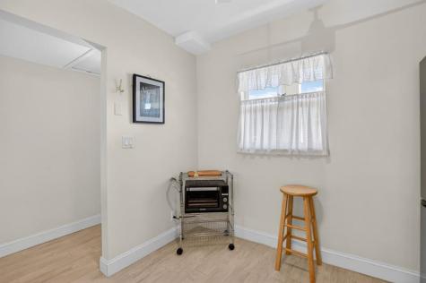 250 NE 20th Street Boca Raton FL 33431